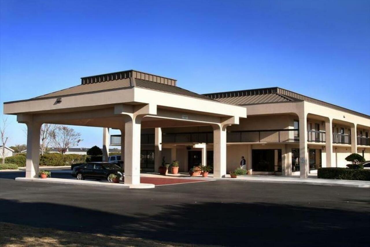 Dublin Inn And Suites Екстериор снимка