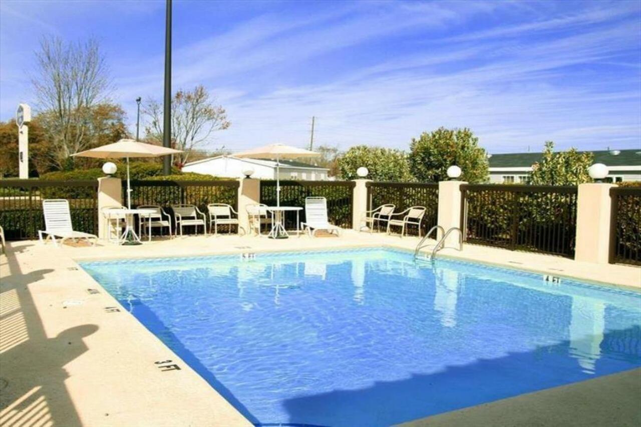 Dublin Inn And Suites Екстериор снимка