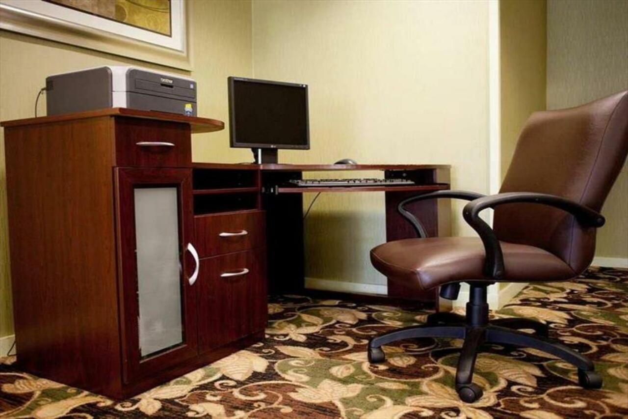 Dublin Inn And Suites Екстериор снимка
