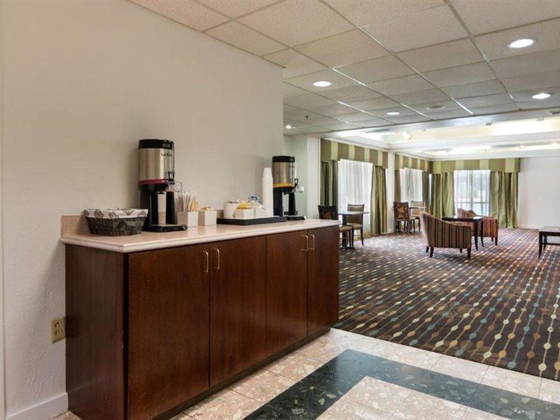 Dublin Inn And Suites Екстериор снимка