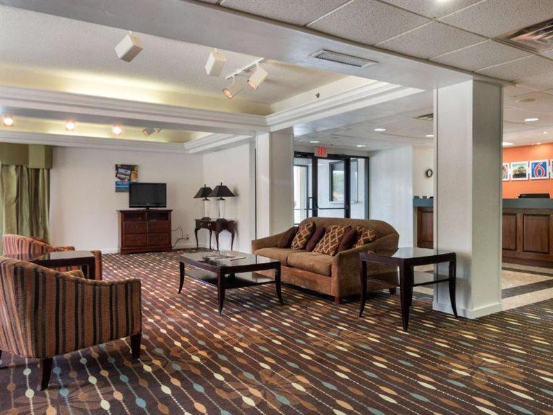Dublin Inn And Suites Екстериор снимка