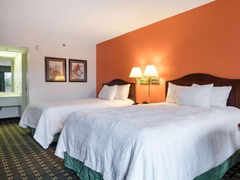 Dublin Inn And Suites Екстериор снимка