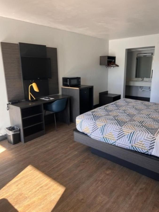 Dublin Inn And Suites Екстериор снимка