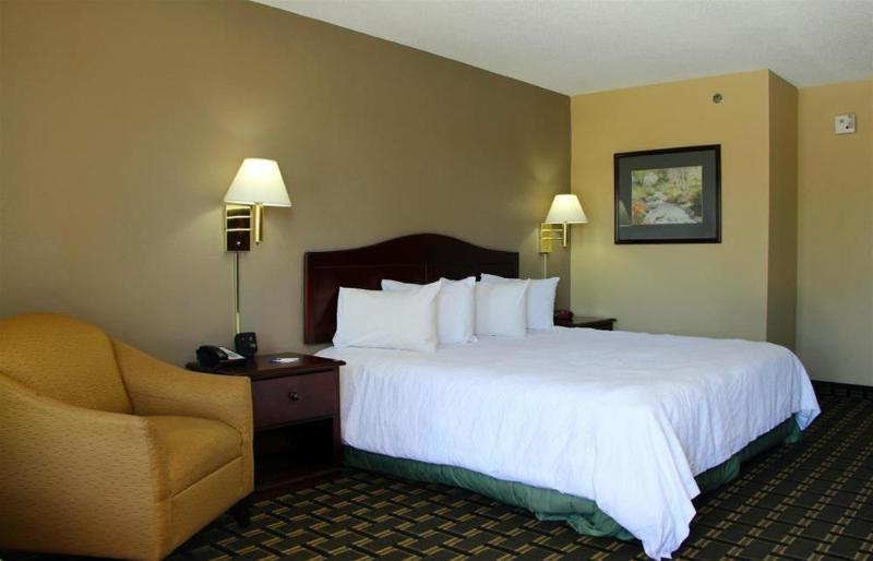 Dublin Inn And Suites Екстериор снимка